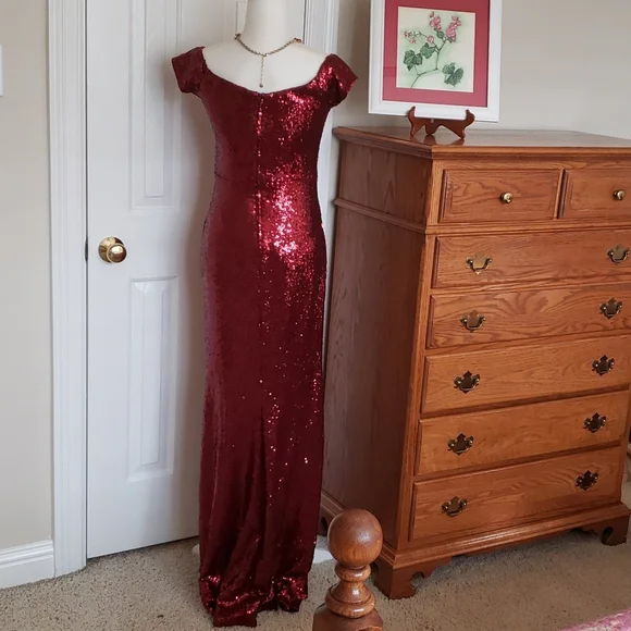 B Smart Dark Red Sequin Mermaid Gown - EUC - Picture 5 of 7